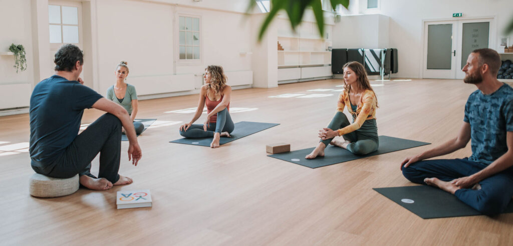 1. johan noorloos online vinyasa yoga opleiding