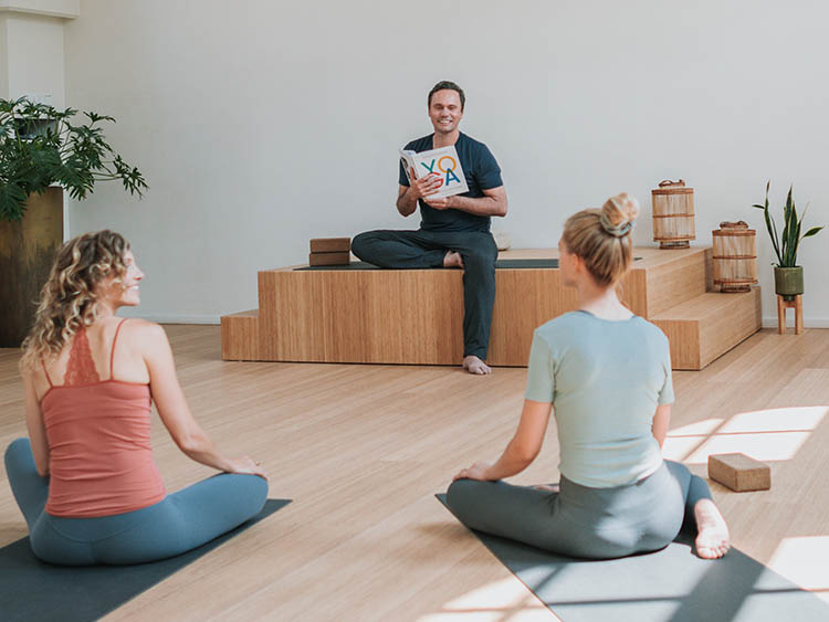 3. johan noorloos online yoga opleiding-kl